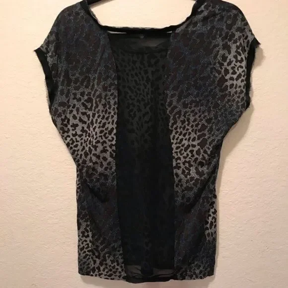 NWOT. BEBE Leopard Top. Size Small. 100% Silk. - Picture 3 of 6